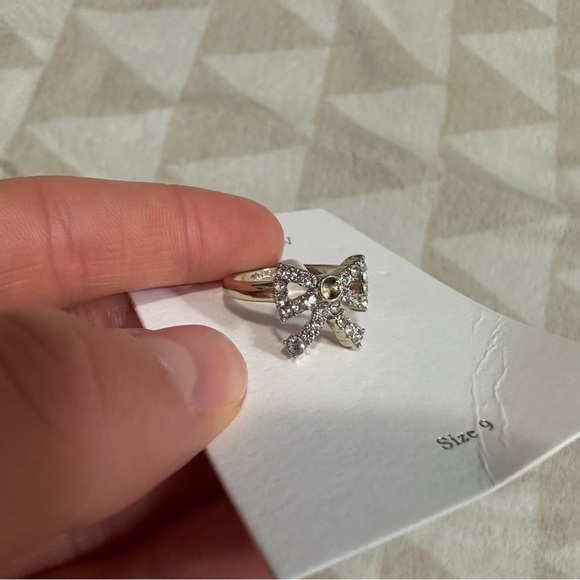 J crew Crystal bow ring size 9 - Picture 3 of 3